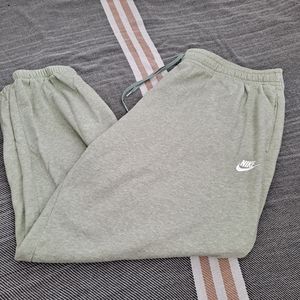 Nike Drawstring Joggers in Light Green 2XL